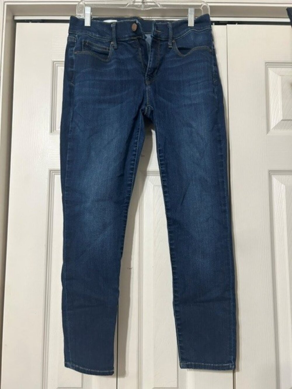 Gap dark wash stretch mid-rise skinny ankle jeans. (28)